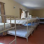 Hostel De *